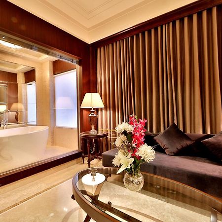 Hotel Maharaja Regency Ludhiana Buitenkant foto