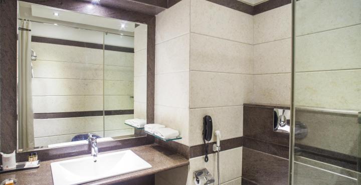 Hotel Maharaja Regency Ludhiana Buitenkant foto