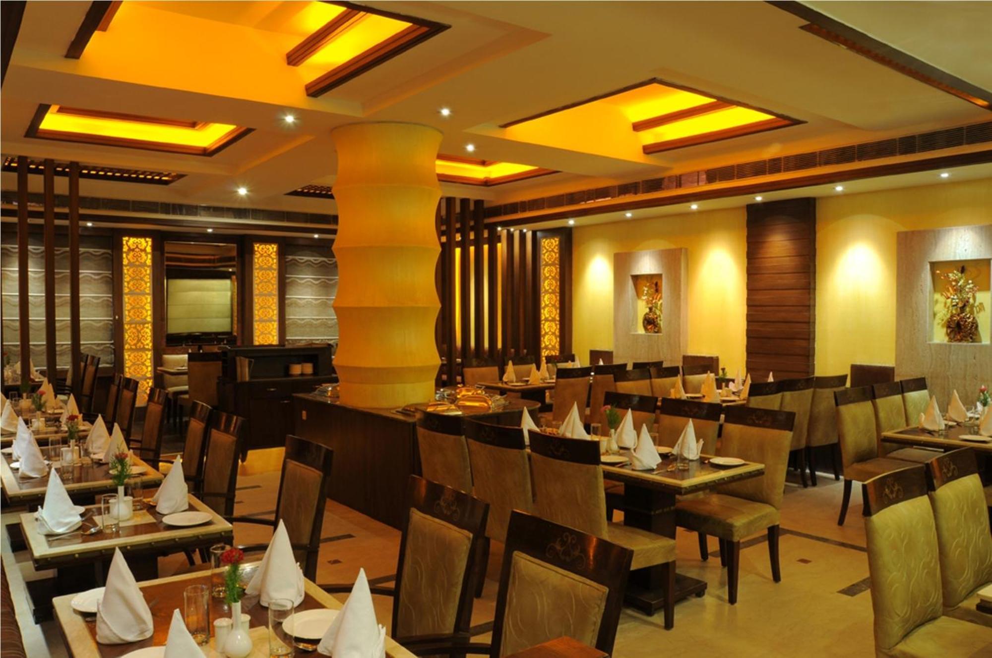 Hotel Maharaja Regency Ludhiana Buitenkant foto