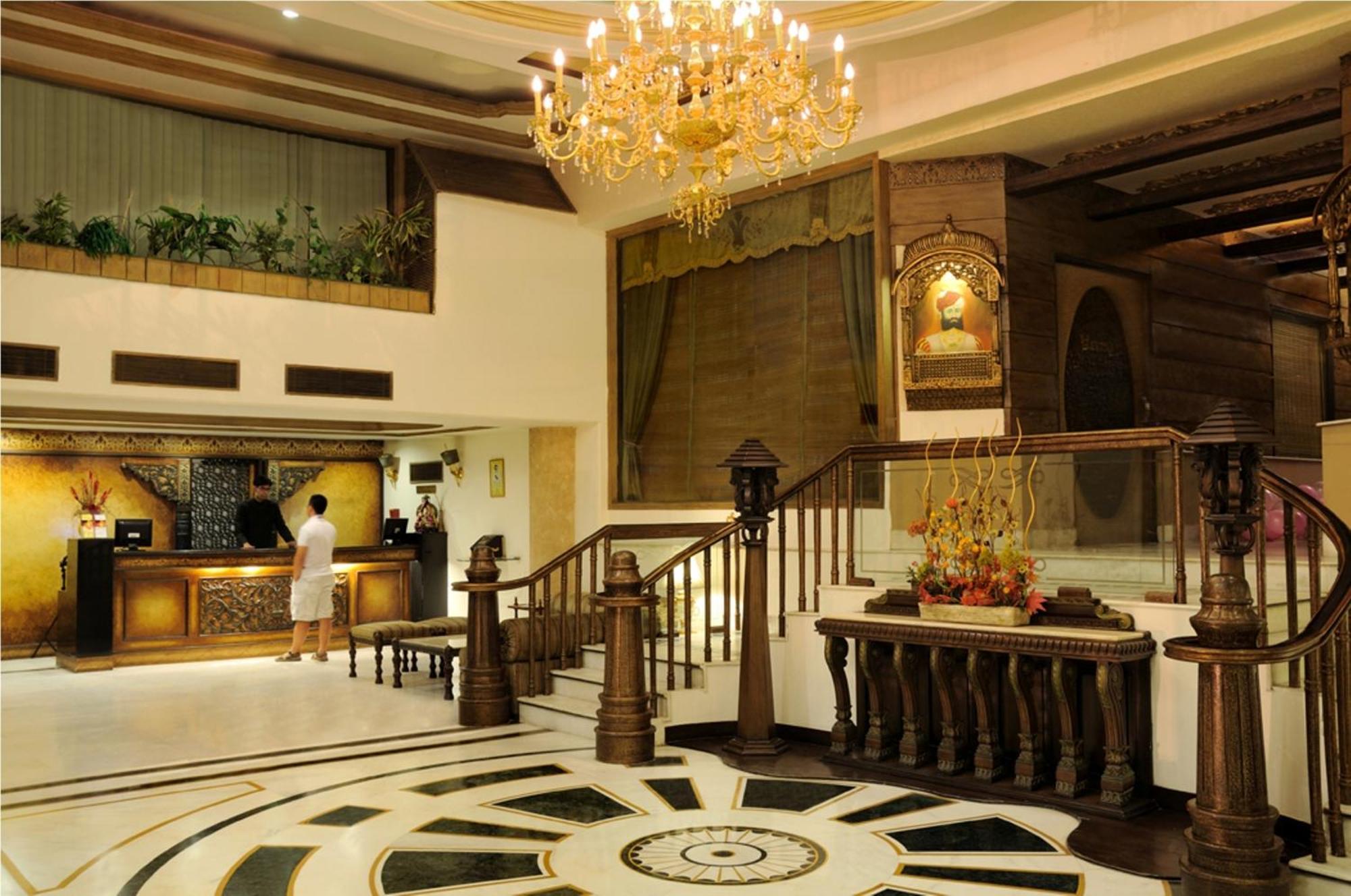 Hotel Maharaja Regency Ludhiana Buitenkant foto