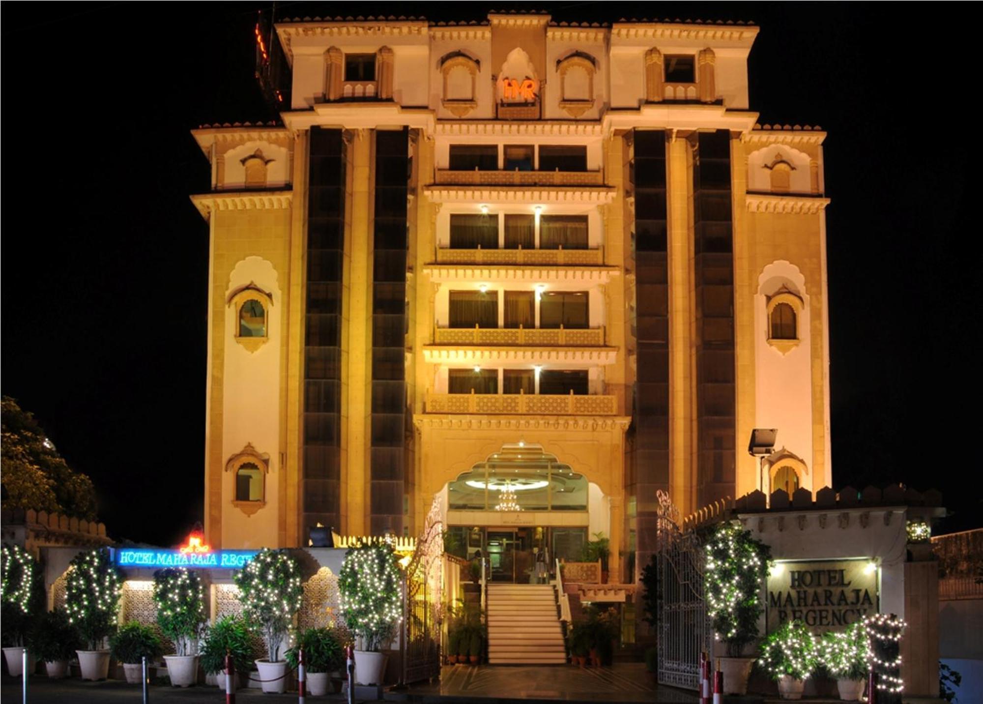 Hotel Maharaja Regency Ludhiana Buitenkant foto