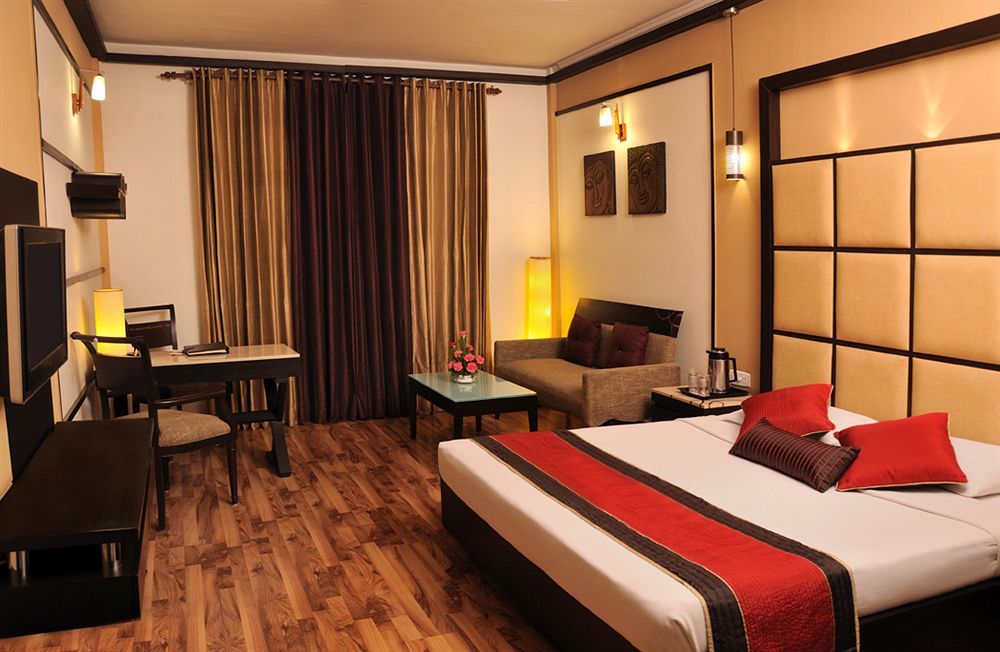 Hotel Maharaja Regency Ludhiana Buitenkant foto
